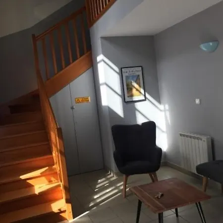 ゲストハウス Maison Des Arts Bazincourt-sur-Saulx